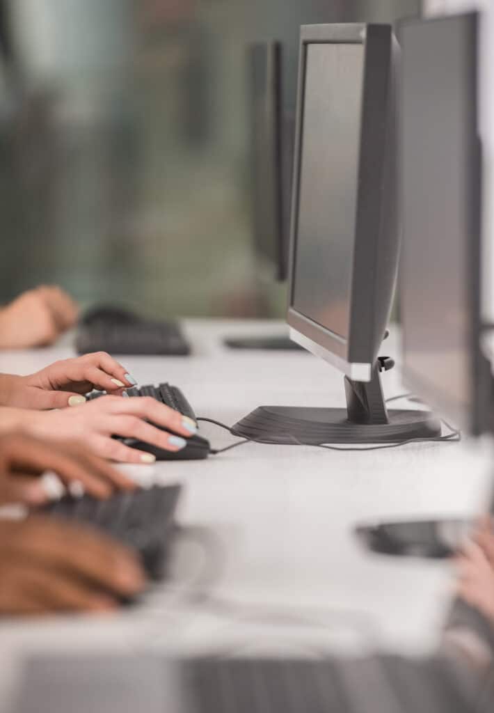 Service desk team&rsquo;s hands on keyboards